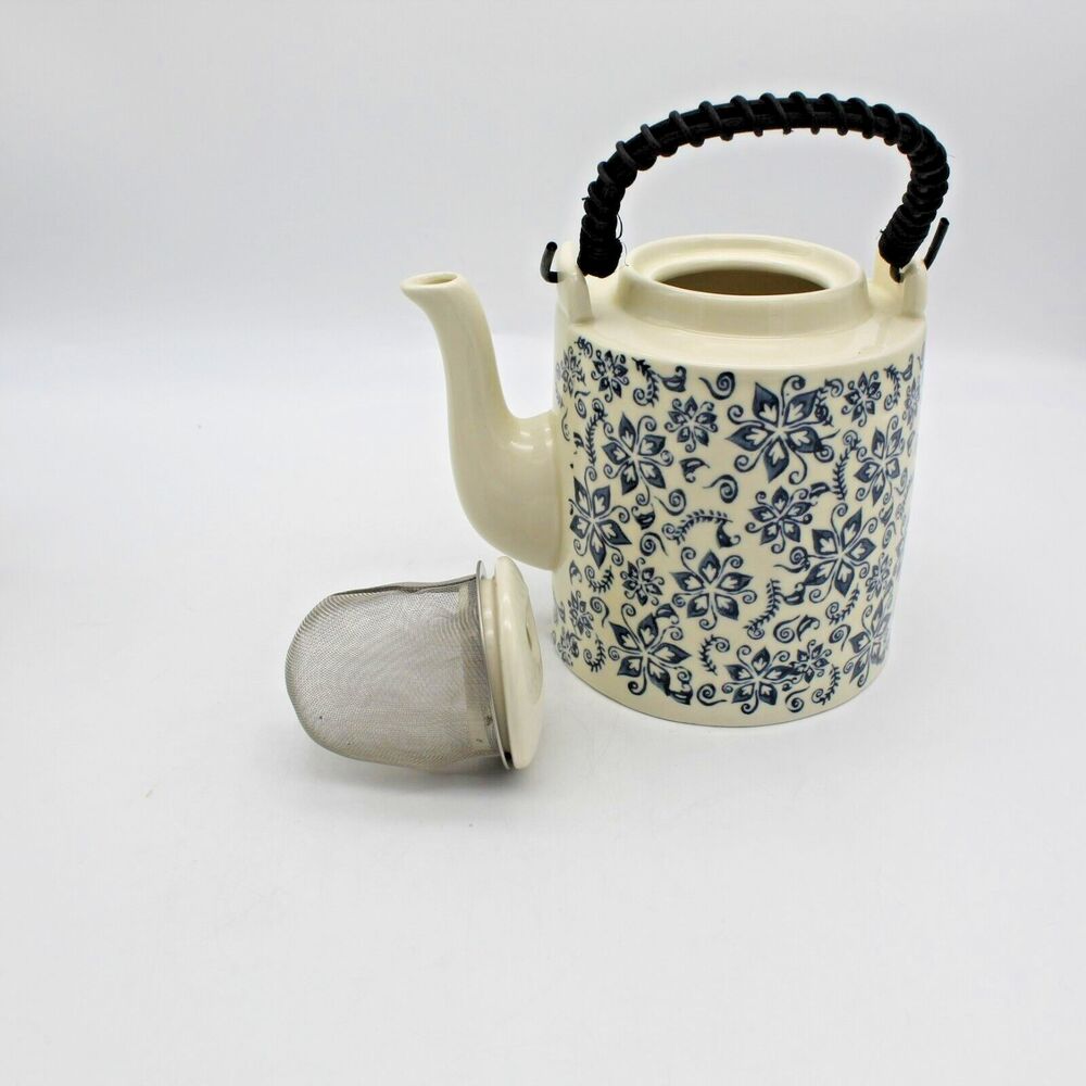 Teapot & 4 Tall Cups Blue Floral Tea Set with Loose Tea Filter Vintage Boxed - Picture 9 of 16